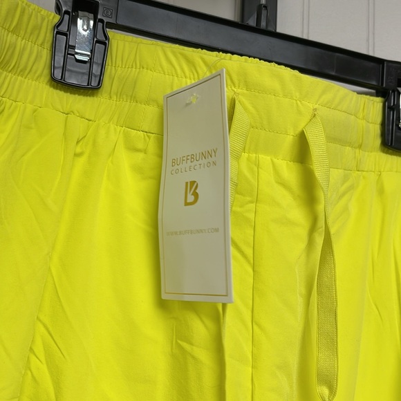 NWT Buffbunny Flo shorts - Picture 3 of 10
